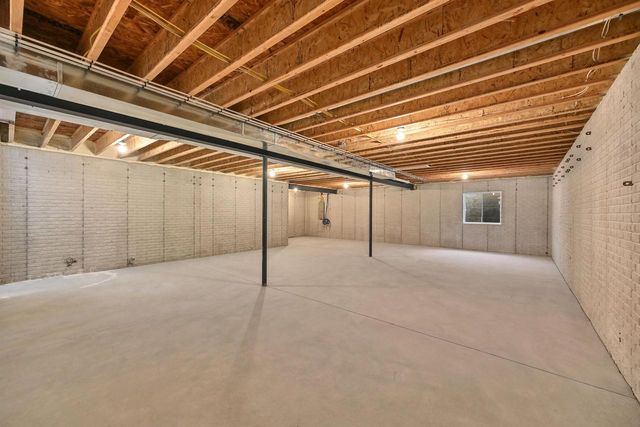 N66W34839 Baltic PASS, Oconomowoc, WI 53066