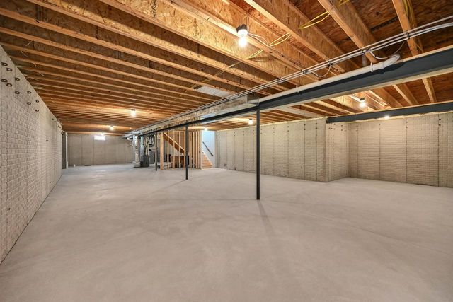 N66W34839 Baltic PASS, Oconomowoc, WI 53066