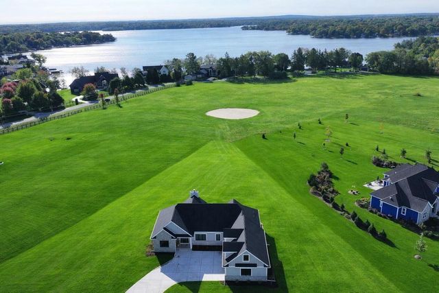 N66W34839 Baltic PASS, Oconomowoc, WI 53066