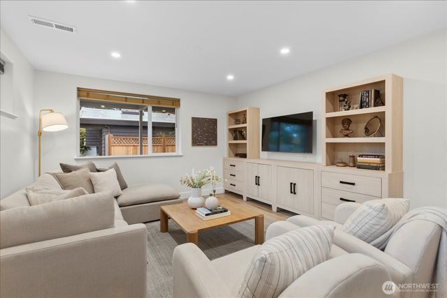 8104 Sierra Drive, Edmonds, WA 98026