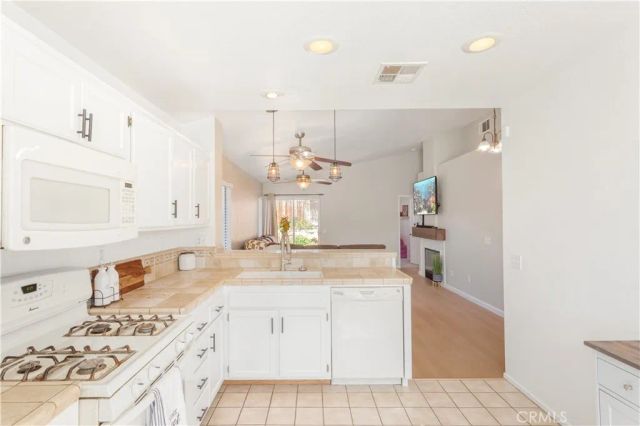 1298 Canterbury, Perris, CA 92571