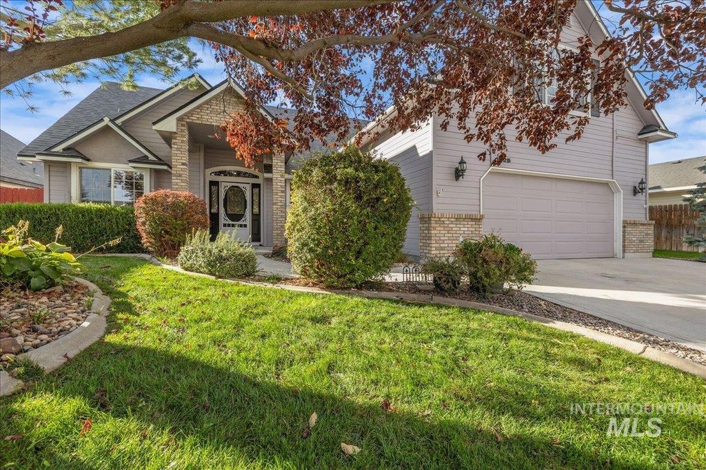 1825 W Blossom Ave, Nampa, ID 83651 photo 2