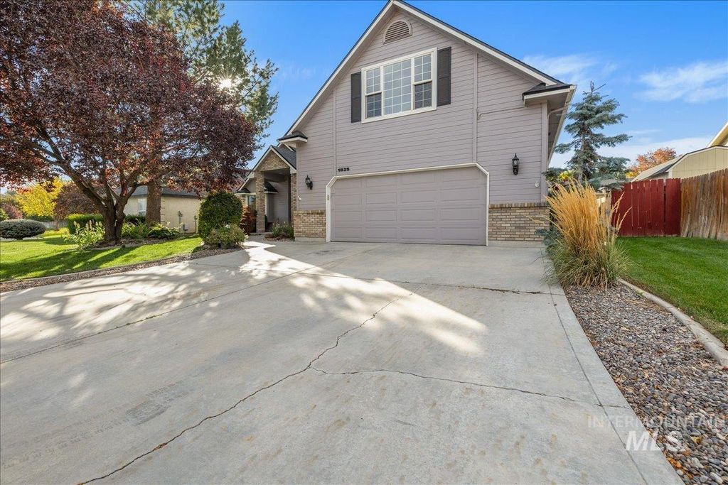 1825 W Blossom Ave, Nampa, ID 83651 photo 3