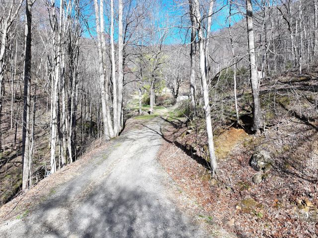 1002 Ned Cove Road, Waynesville, NC 28785