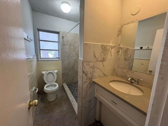 5717 FERNHILL DRIVE, Orlando, FL 32808
