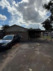 220 Austin Street, Angleton, TX 77515
