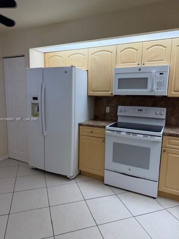 13100 SW 11th Ct 103C, Pembroke Pines, FL 33027