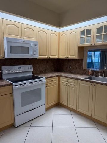 13100 SW 11th Ct 103C, Pembroke Pines, FL 33027