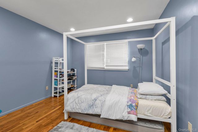 2038 Ripley Lane, Merrick, NY 11566