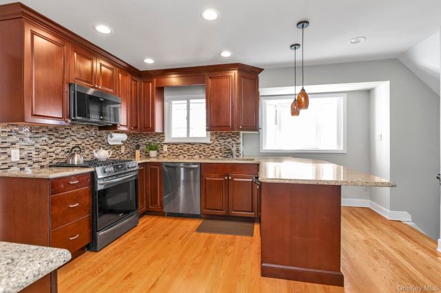 2038 Ripley Lane, Merrick, NY 11566