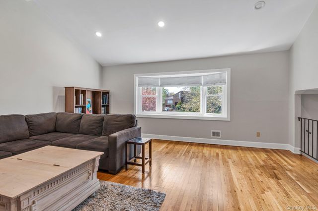 2038 Ripley Lane, Merrick, NY 11566