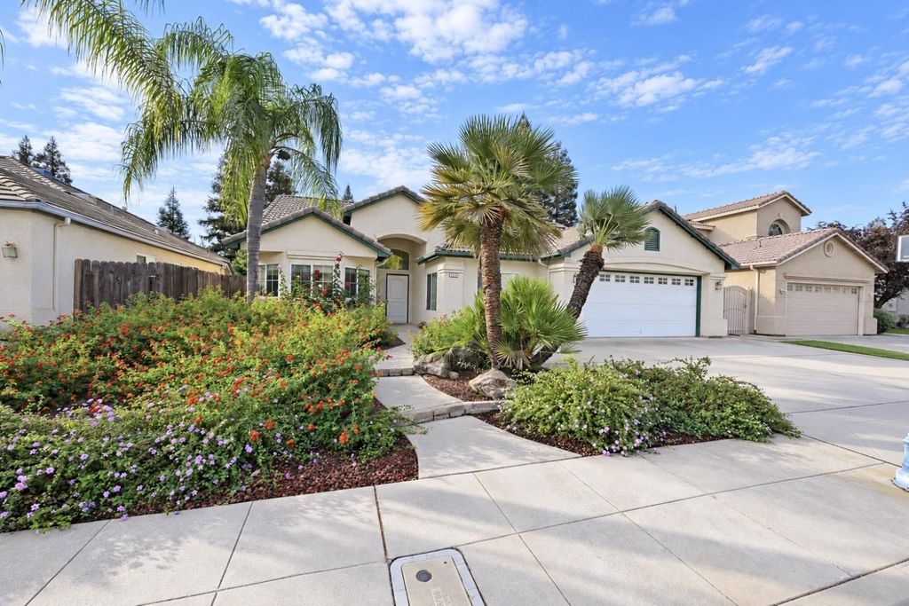 Image 1 of property listing at 1639 E Emerald Avenue, Fresno, CA 93720