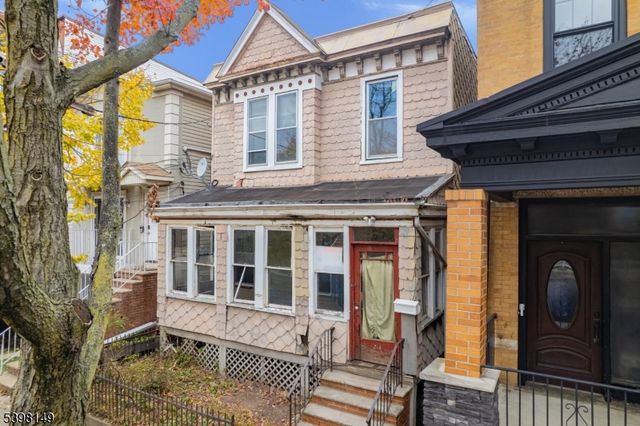 214 Angelique St, Weehawken Twp., NJ 07086