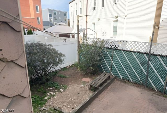 214 Angelique St, Weehawken Twp., NJ 07086