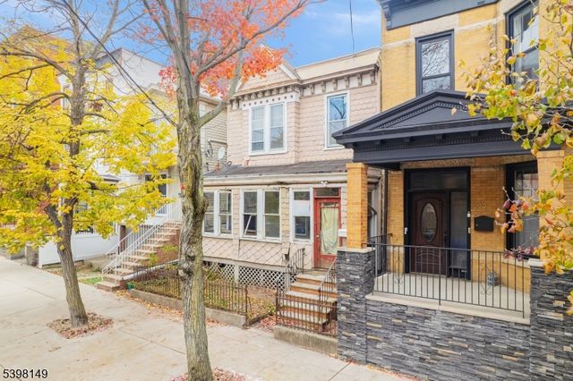 214 Angelique St, Weehawken Twp., NJ 07086