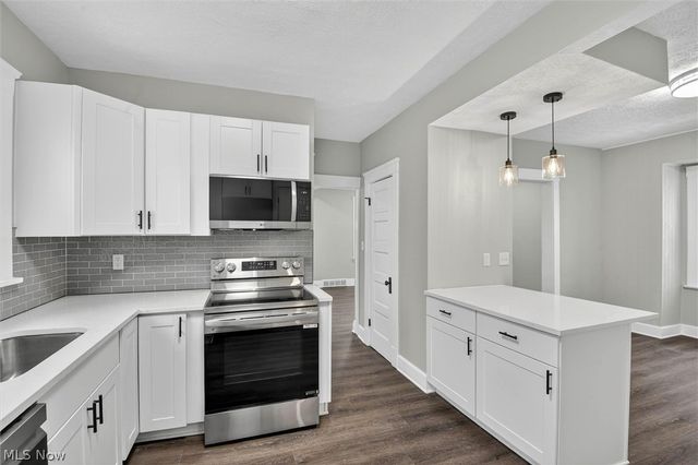 1602 Rosewood Avenue, Lakewood, OH 44107