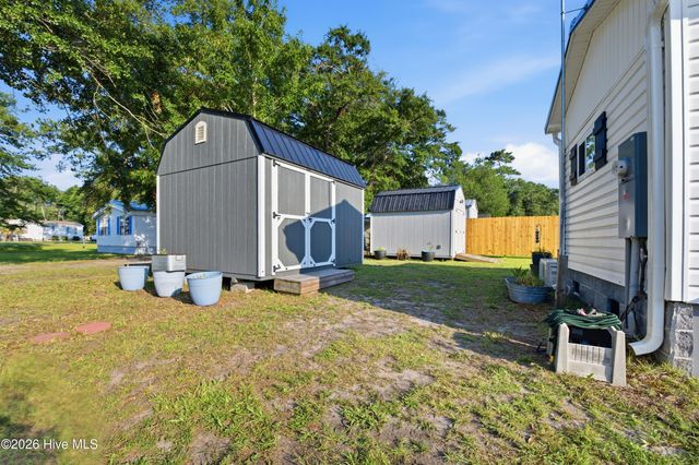 5427 Dove Drive SW, Ocean Isle Beach, NC 28469