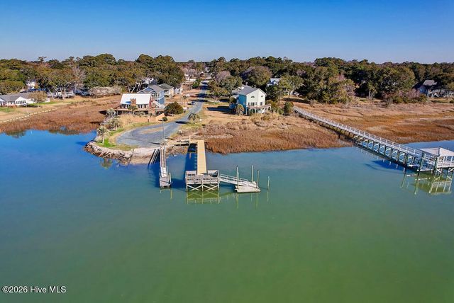 5427 Dove Drive SW, Ocean Isle Beach, NC 28469