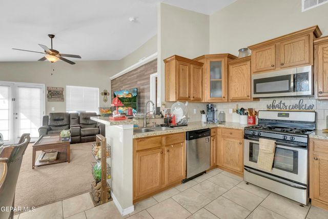 11412 FLOR VERONICA Drive, Socorro, TX 79927