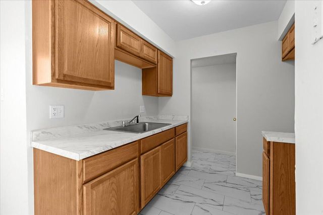 25655 Salem Street 98, Roseville, MI 48066