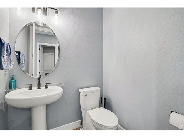 250 Sutherland Dr, Windsor, CO 80550