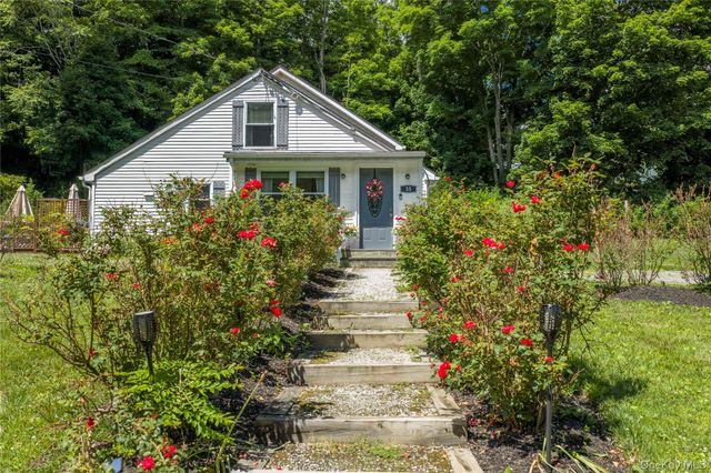 35 Gobblers Knob Road, Pawling, NY 12564