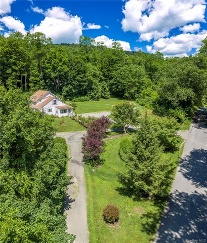 35 Gobblers Knob Road, Pawling, NY 12564