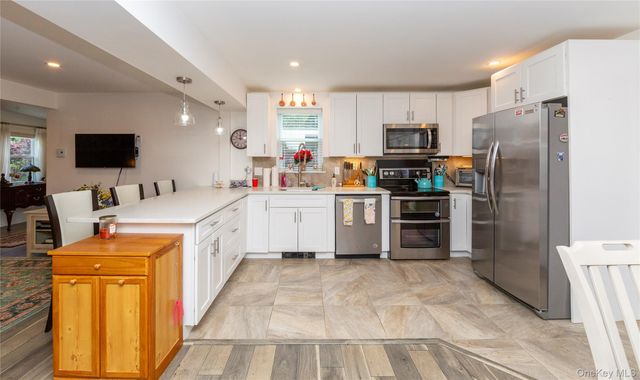 35 Gobblers Knob Road, Pawling, NY 12564