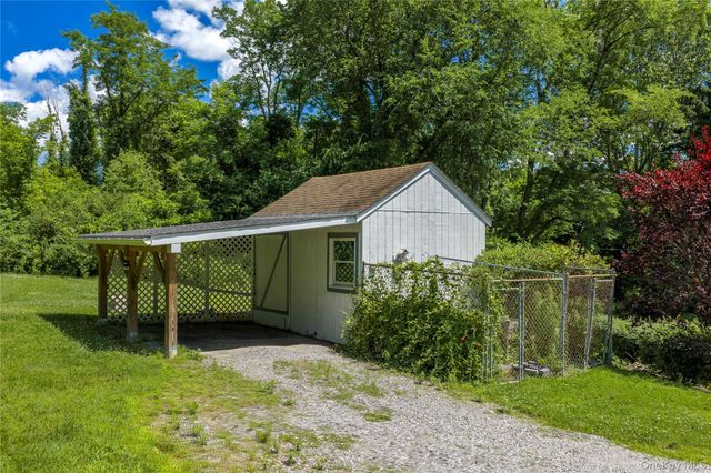 35 Gobblers Knob Road, Pawling, NY 12564