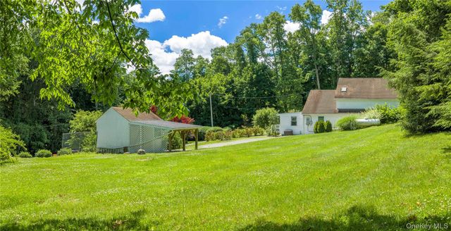 35 Gobblers Knob Road, Pawling, NY 12564