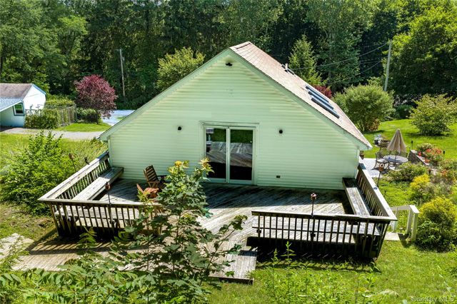 35 Gobblers Knob Road, Pawling, NY 12564