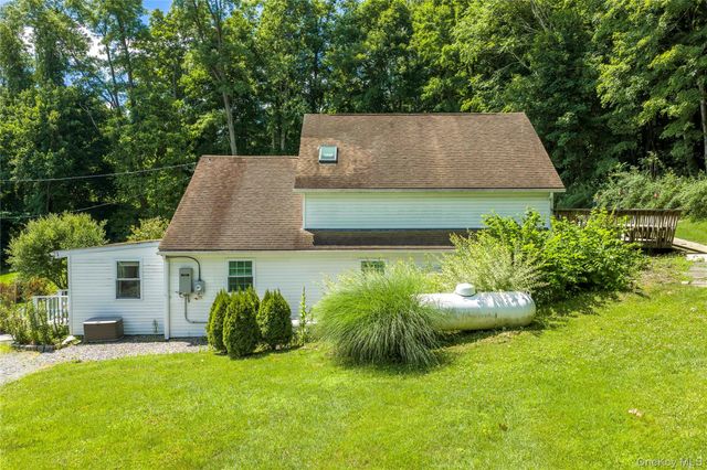 35 Gobblers Knob Road, Pawling, NY 12564