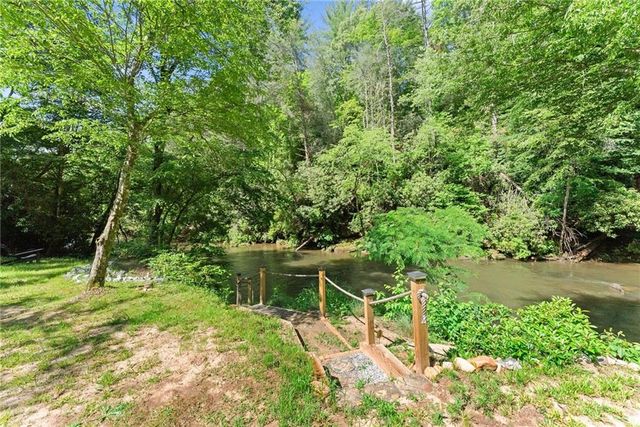 1088 Little Hawk Road, Sautee Nacoochee, GA 30571