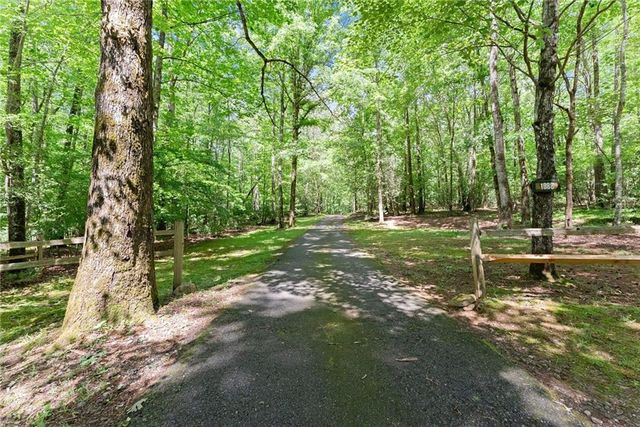 1088 Little Hawk Road, Sautee Nacoochee, GA 30571