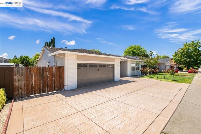 479 Mission Dr, Pleasanton, CA 94566