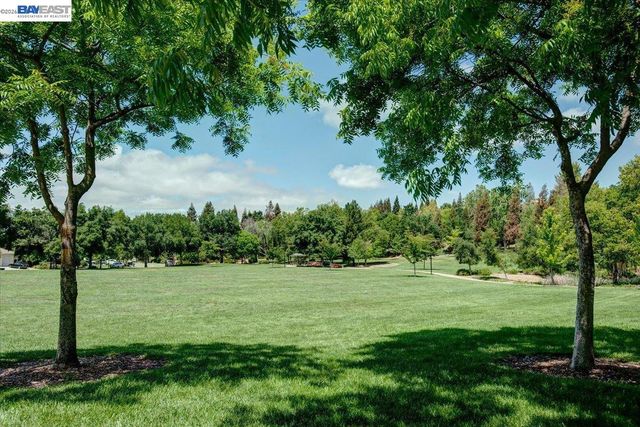479 Mission Dr, Pleasanton, CA 94566