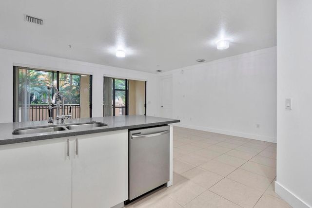 3020 NW 125th Avenue 223, Sunrise, FL 33323