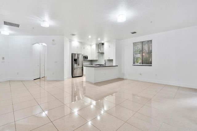 3020 NW 125th Avenue 223, Sunrise, FL 33323