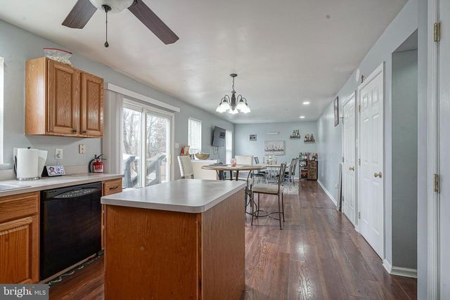 63 CHARLESTON DR, Sicklerville, NJ 08081