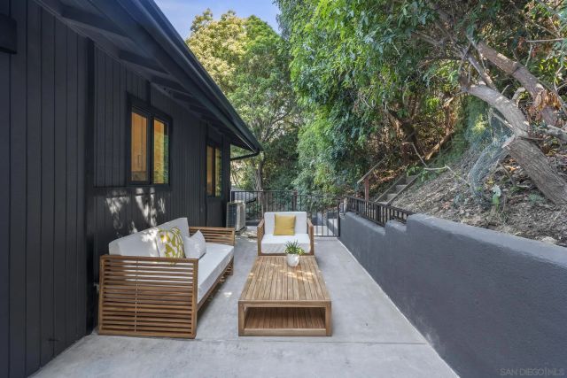 1733 Nautilus Street, La Jolla, CA 92037