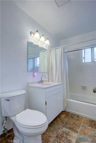 1251 W 9th, Merced, CA 95341