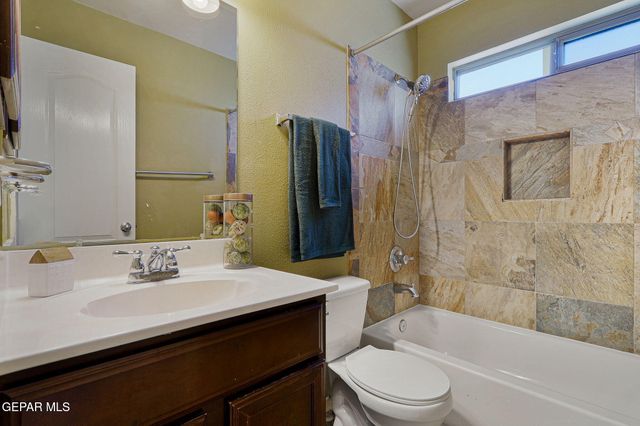 1290 HIDDEN BEND Place, El Paso, TX 79928