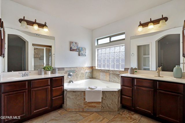 1290 HIDDEN BEND Place, El Paso, TX 79928