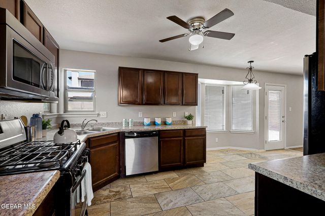1290 HIDDEN BEND Place, El Paso, TX 79928