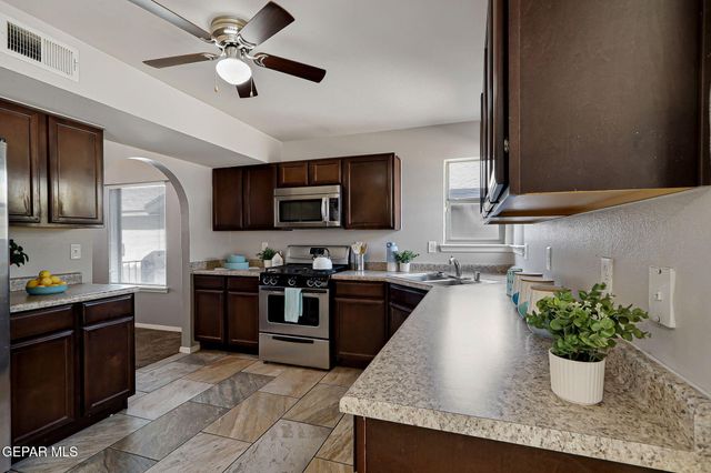 1290 HIDDEN BEND Place, El Paso, TX 79928