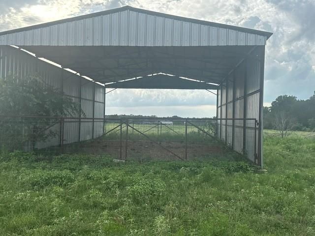 8616 Schuster Road, Ledbetter, TX 78946