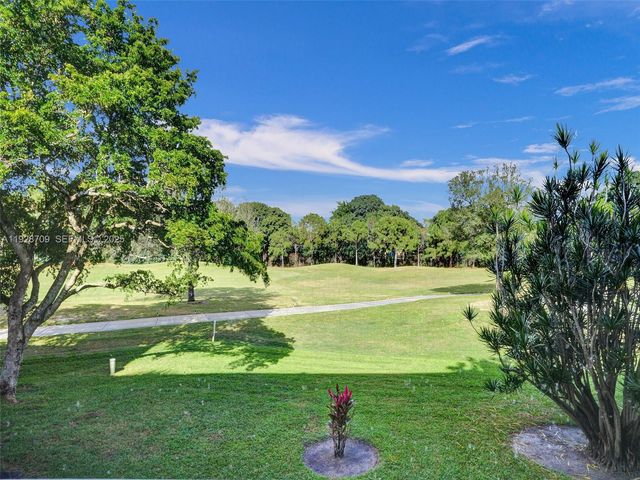 9470 Tangerine Pl 207, Davie, FL 33324