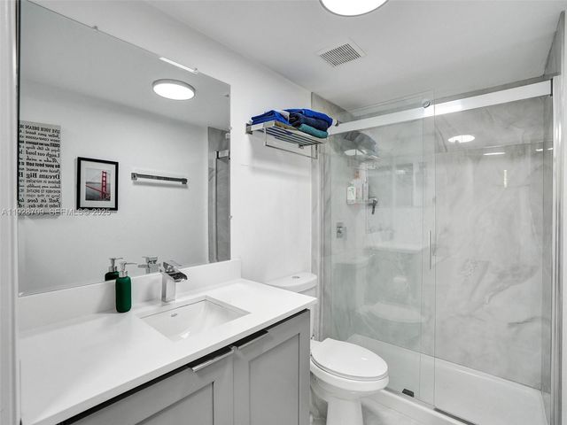 9470 Tangerine Pl 207, Davie, FL 33324