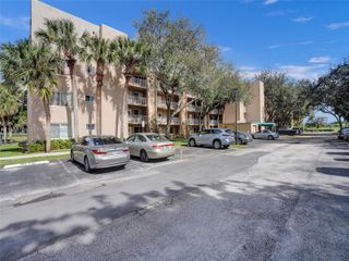 9470 Tangerine Pl 207, Davie, FL 33324