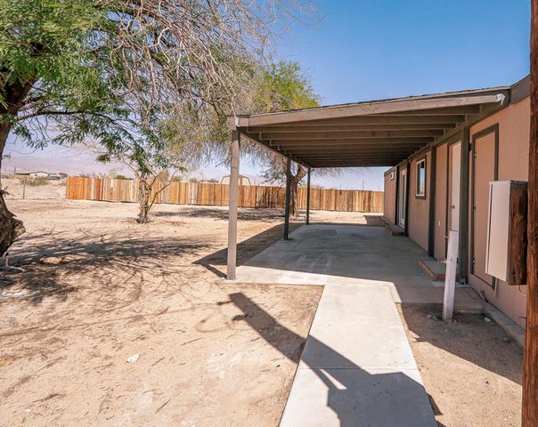 2327 Brentwood Avenue, Thermal, CA 92274